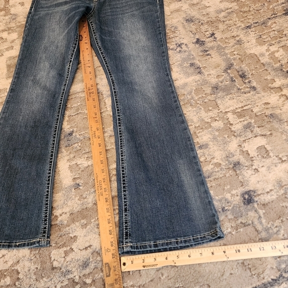 Shyanne bootcut embroidered jeans.  Women's size 30 Short. 31" inseam. - Picture 14 of 14